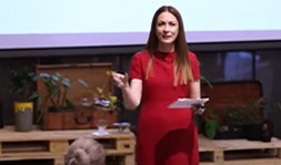 Özlem Güsar | Lüks Sadece Kalbe Hitap Eder