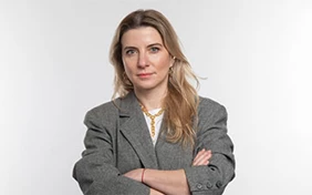 DOÇ. DR. ÖZGE ÖNER 4