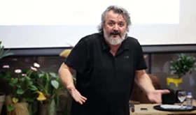 Bilgi Canlı Bir Şeydir