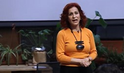 Betül Arım | New Year Talks | Bilinç Altı Bedenimizi İnşa Edendir
