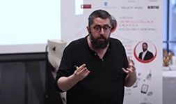 Akan Abdula | İnsanlar Hazzını, Hızını ve Hissini Kaybederse Neler Olur