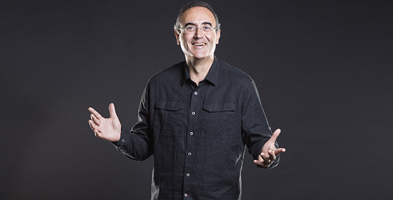 Oyuncaklardan Şiirlere: Sunay Akın’ın İlham Veren Dünyası