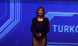 Selen Kocabaş - Turkcell Teknoloji Zirvesi 2013 Açılış Konuşması