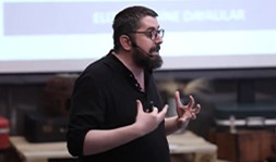Akan Abdula | Algoritmalar Beynimizdeki Eksiklikten Dolayı Böyle Çalışıyorlar