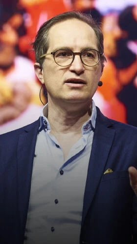 PETER HINSSEN