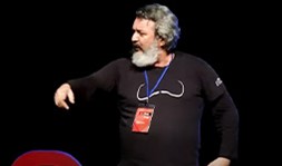Domatesler Acele Etmez! | TEDxBursa Performansı