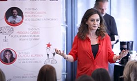 Duygu Alptekin Gürsu | İnanılmaz Bir Bilinmezlik İçerisindeyiz