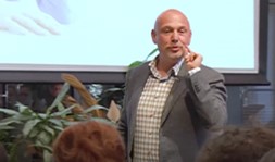 Mehmet Auf | Speaker Agency Inspiring Talks Performansı - 2