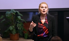 Prof. Dr. Deniz Kaynak I Duvarlar Beraberinde Pek Çok Şeyi Baskılar!