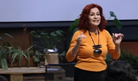 Betül Arım | New Year Talks | Başarılı İnsanlar Çöp Kamyonlarının Günlerini Mahvetmesine İzin...