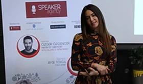 Ayşe Tolga | New Years Talks | Basit Şeyleri Çok Karmaşık Hale Getirdik