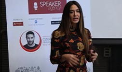 Ayşe Tolga | New Years Talks | Hayatımızdaki Her Şeyin Dengede Olması Gerek